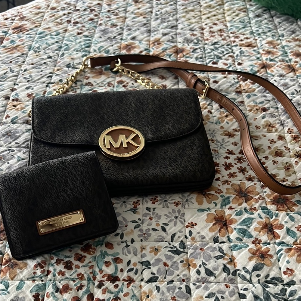 Michael Kors Brown Shoulder Bag and Wallet Set